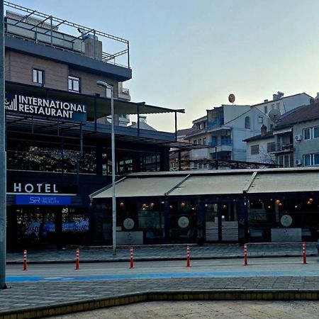 International Palace 韦莱斯 外观 照片