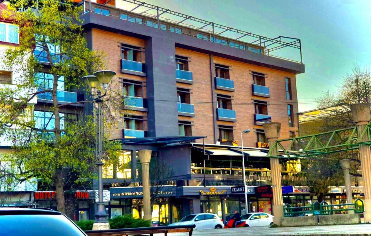International Palace 韦莱斯 外观 照片